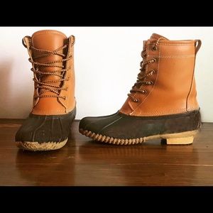 Women’s hiking styled boots size 6.5